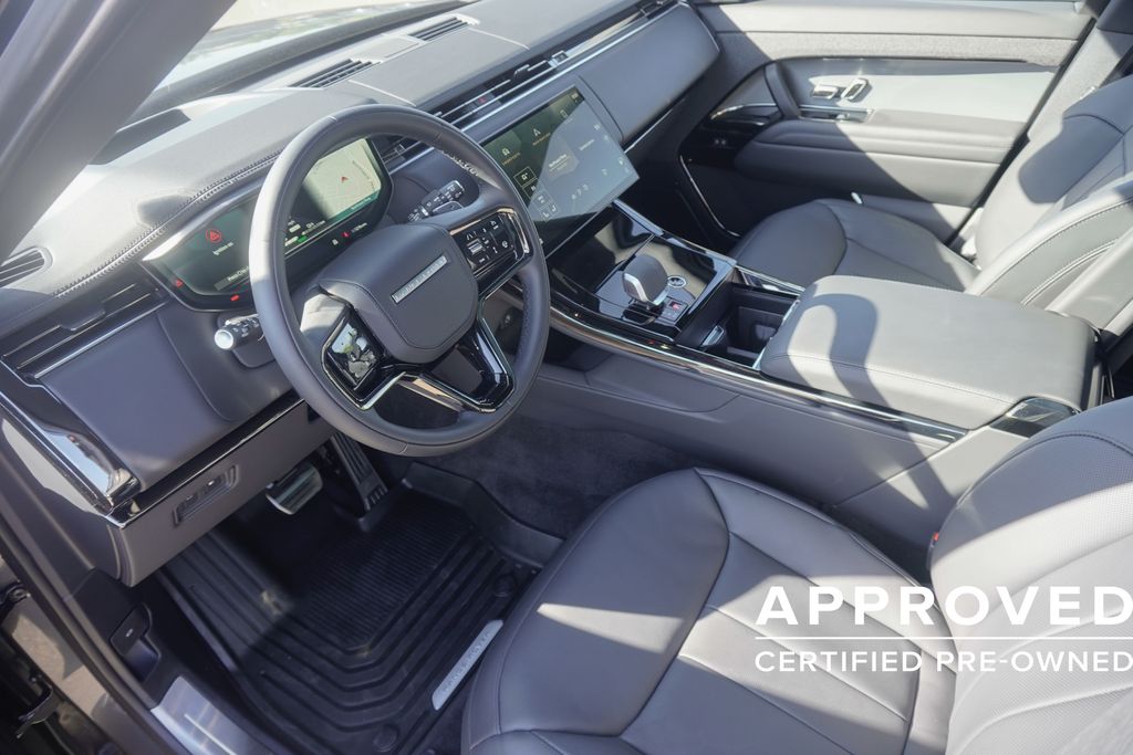 2025 Land Rover Range Rover Sport SE photo 14
