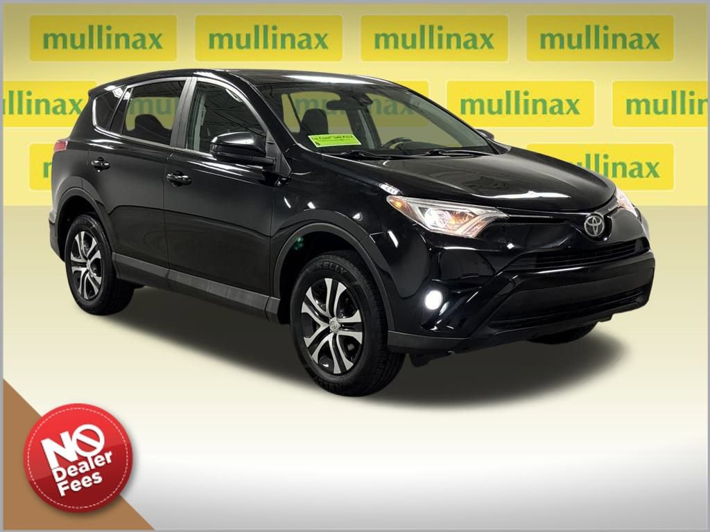 2017 Toyota RAV4 LE's photo