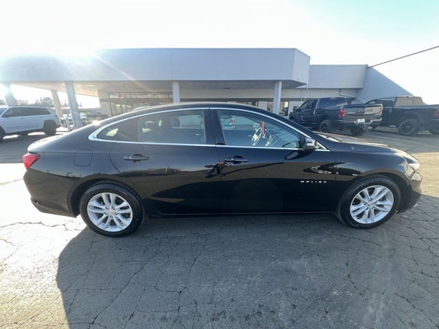 Used 2017 Chevrolet Malibu 1LT with VIN 1G1ZE5ST9HF244745 for sale in Freeport, IL