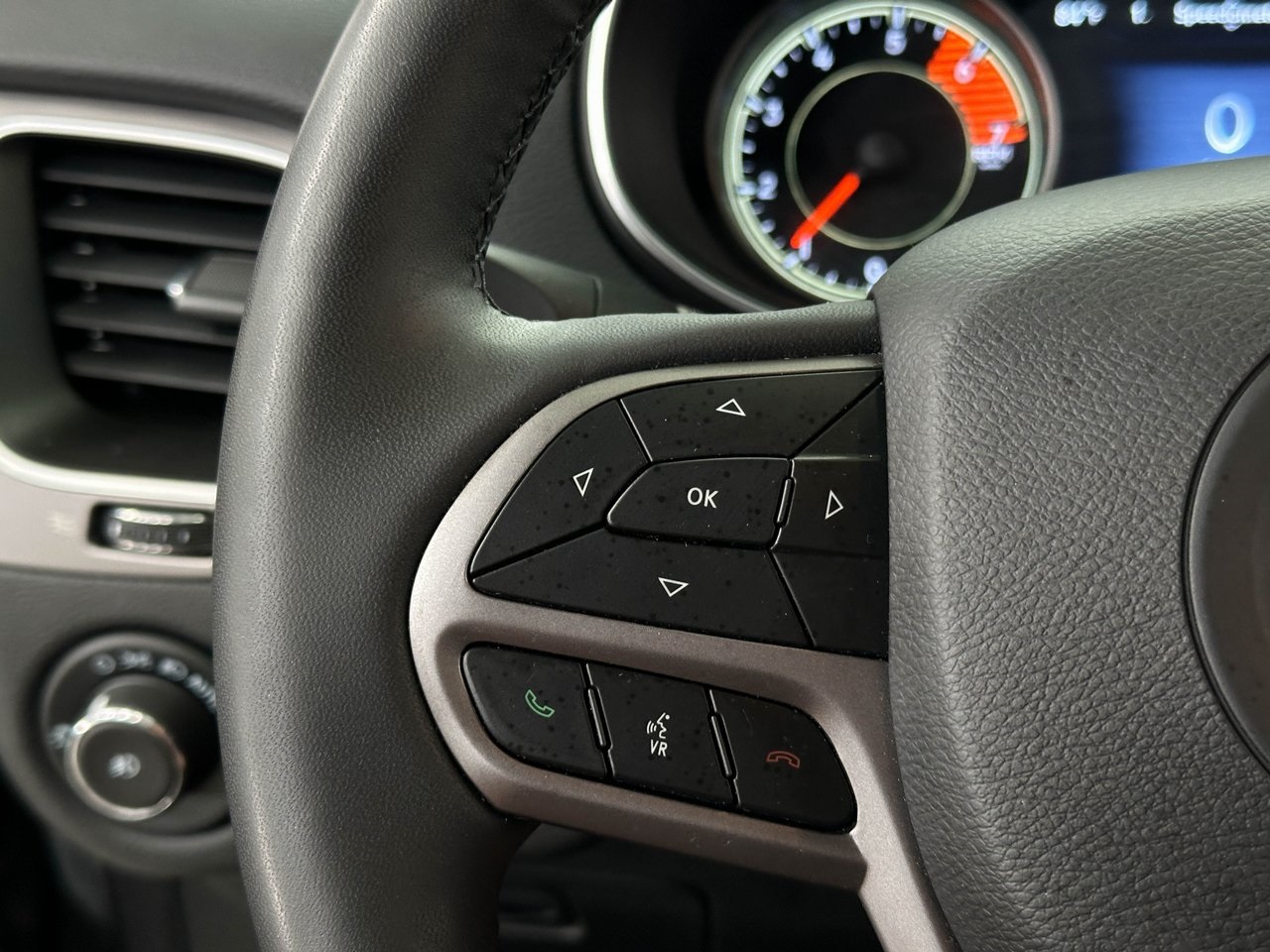2022 Jeep Cherokee Latitude Lux photo 23