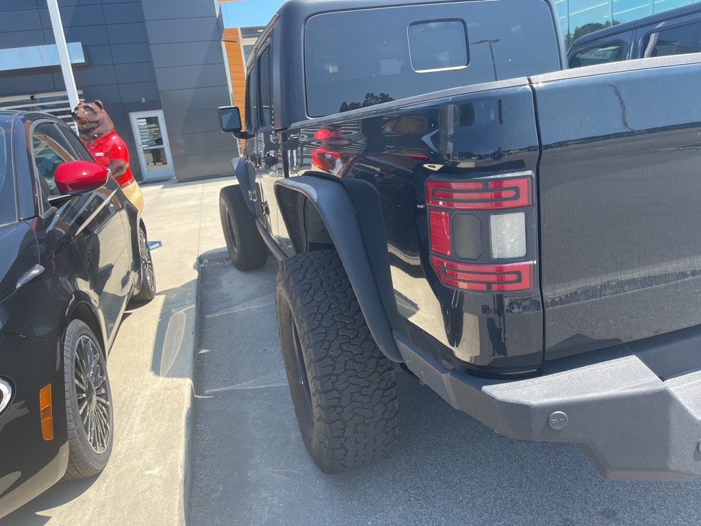 2021 Jeep Gladiator Willys photo 3
