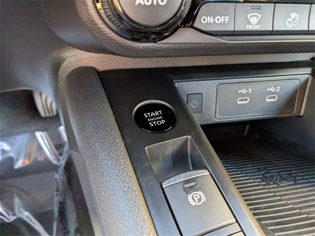 2026 Nissan Kicks SV photo 18