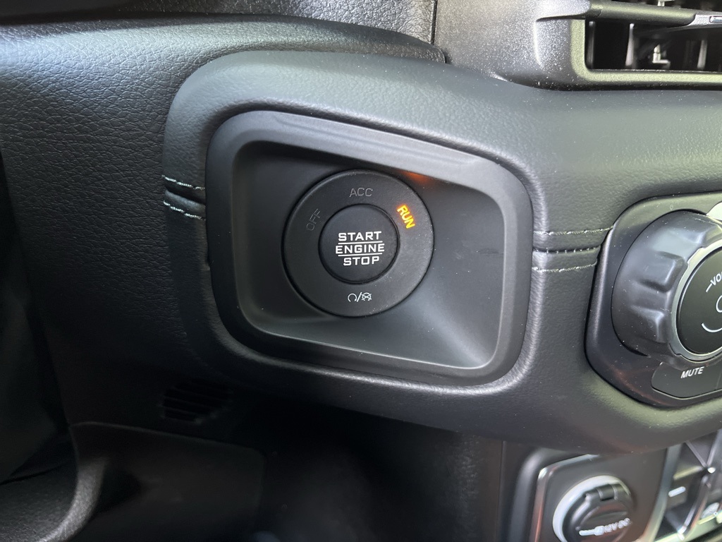 2025 Jeep Gladiator Sport photo 43