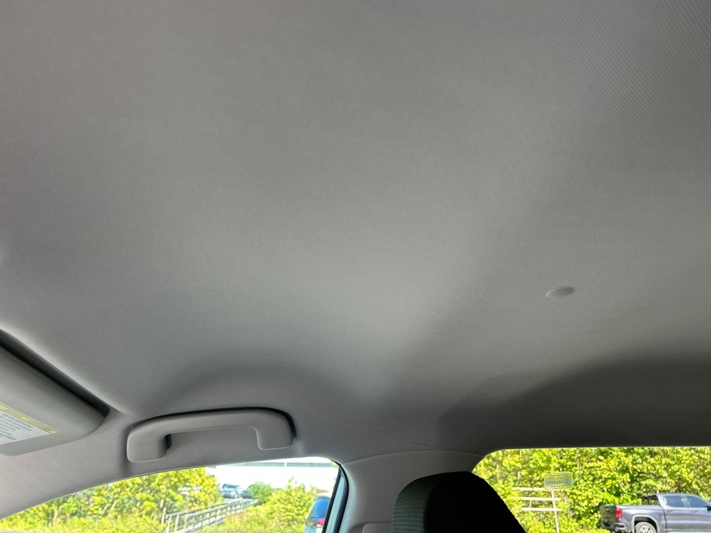 2021 Toyota RAV4 XLE photo 14