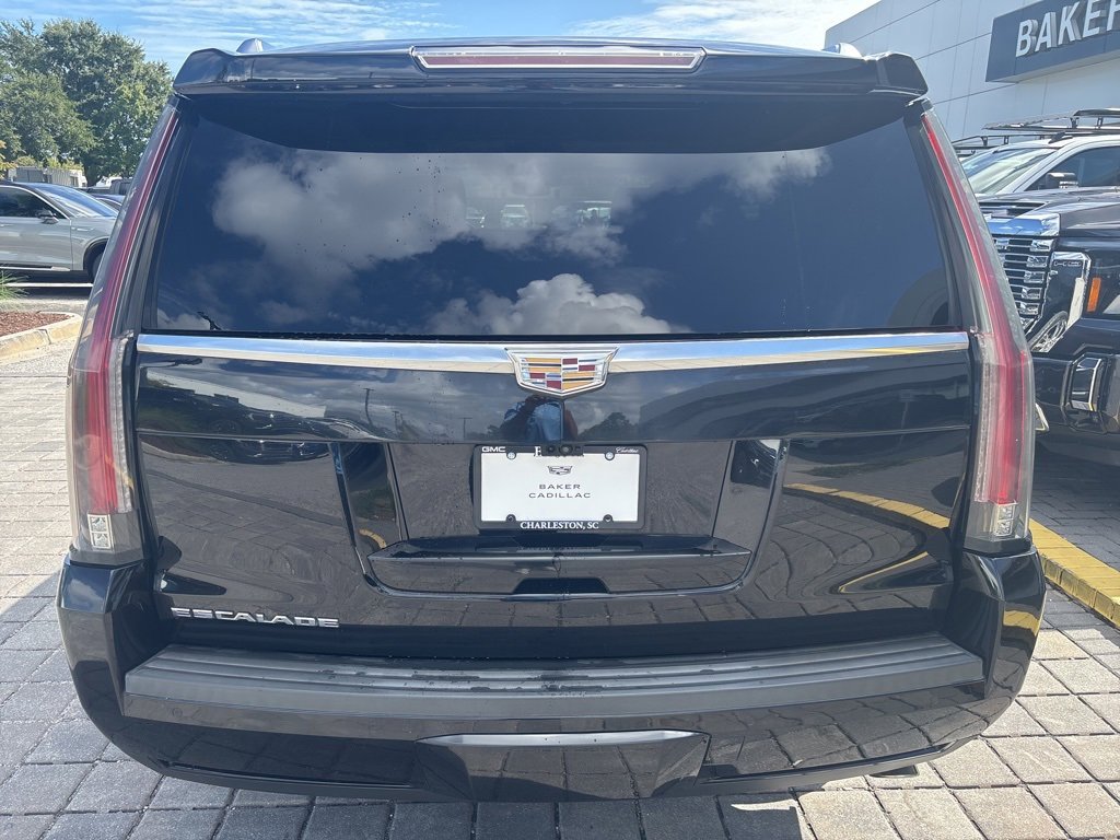 2019 Cadillac Escalade Platinum photo 3
