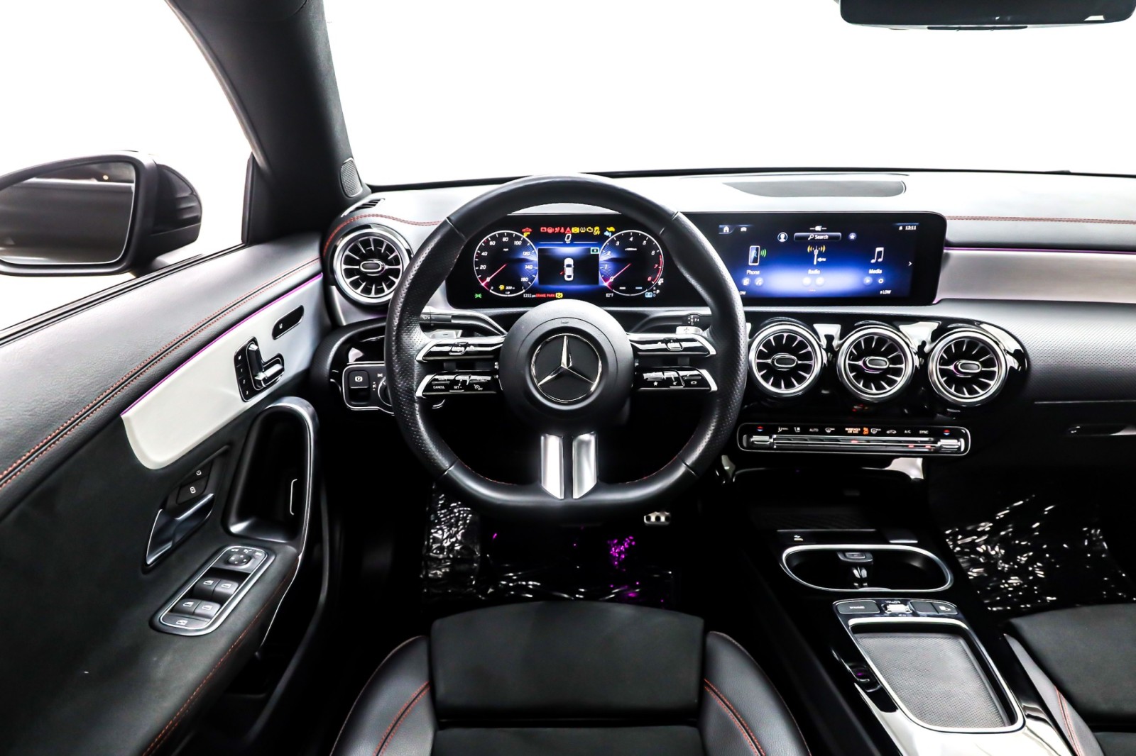 2024 Mercedes Benz CLA 250 photo 3