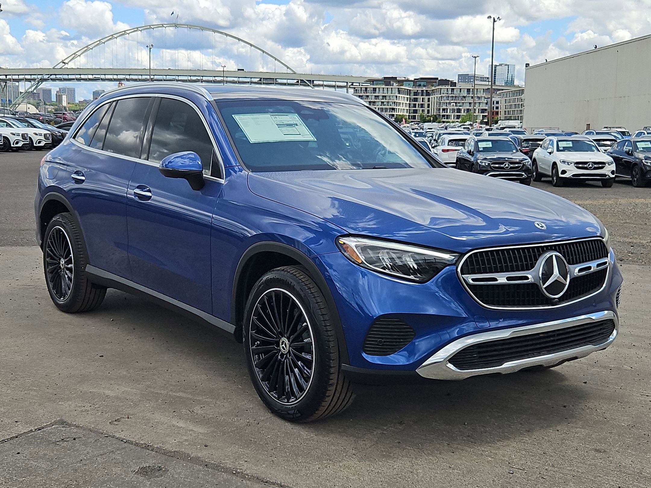 2025 Mercedes Benz GLC 300 4MATIC photo 3