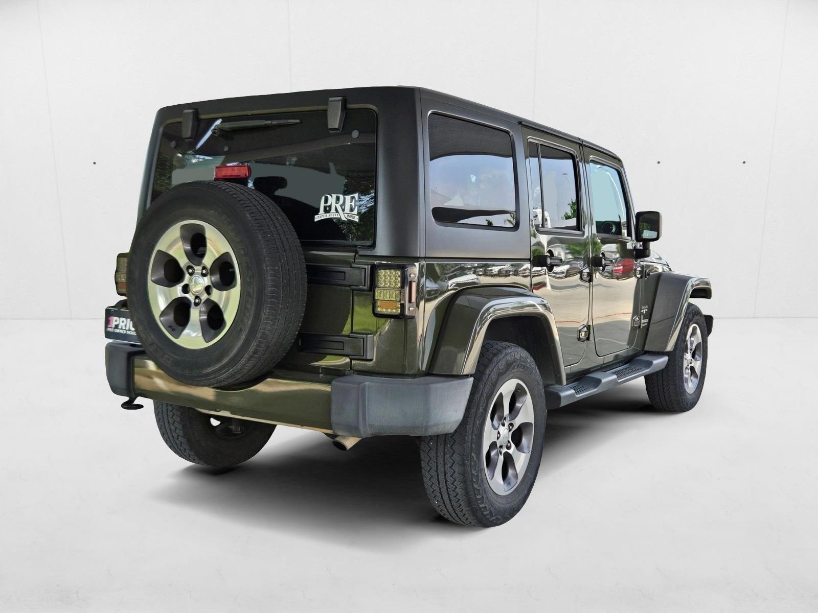 2016 Jeep Wrangler Sahara photo 5