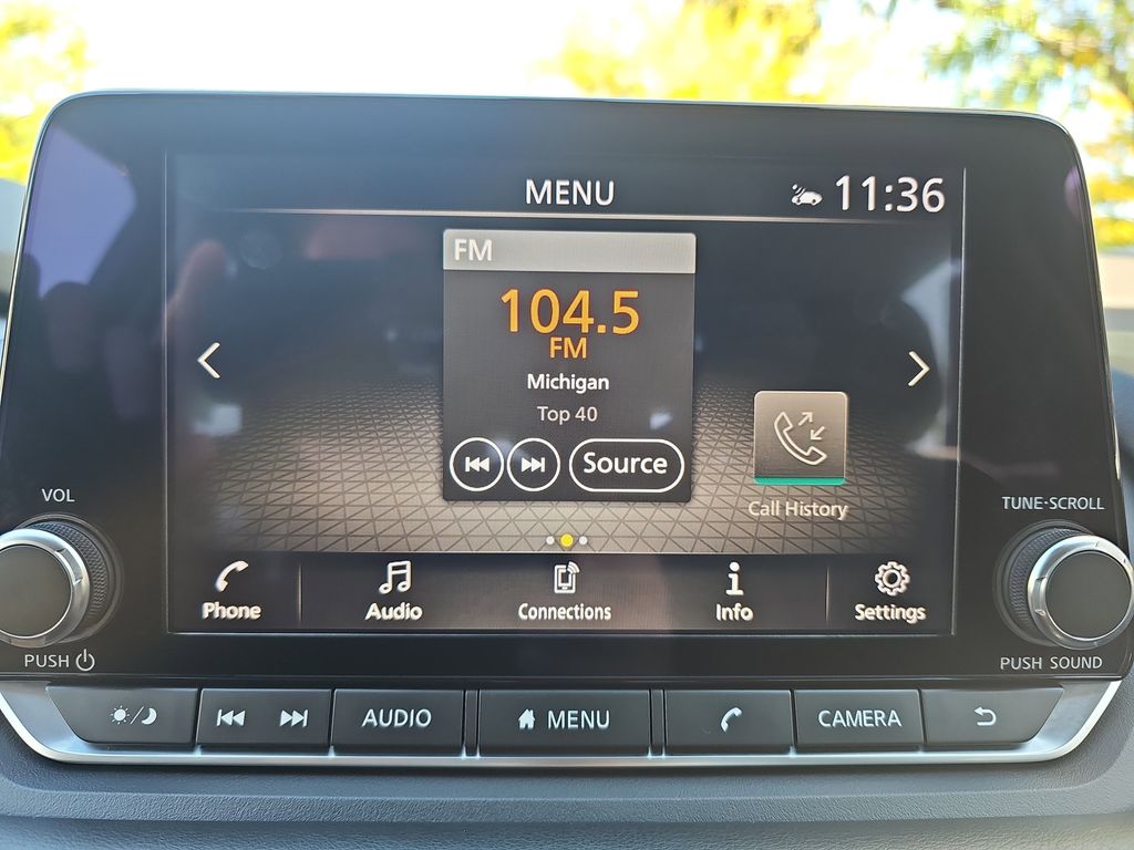 2022 Nissan Rogue SV photo 22