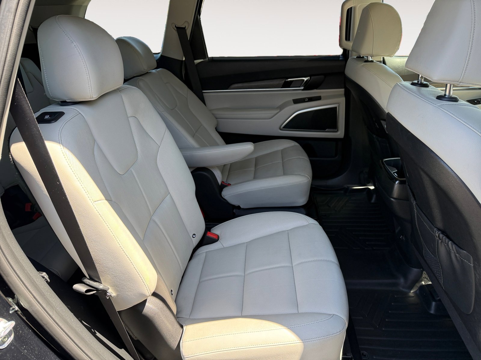 2022 Kia Telluride EX photo 17