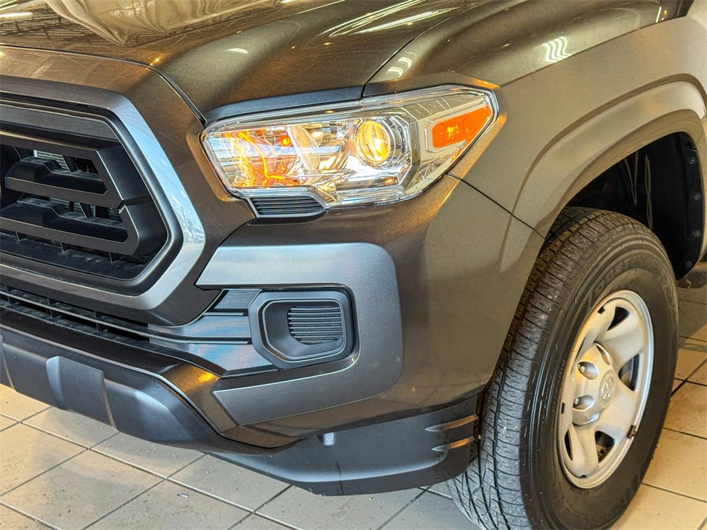 2022 Toyota Tacoma SR V6 photo 13