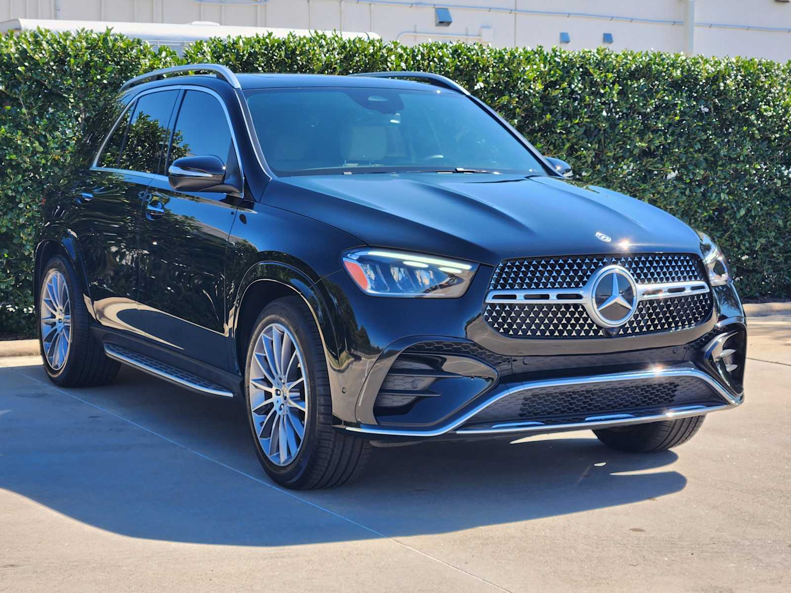 2025 Mercedes Benz GLE 350 4MATIC photo 3