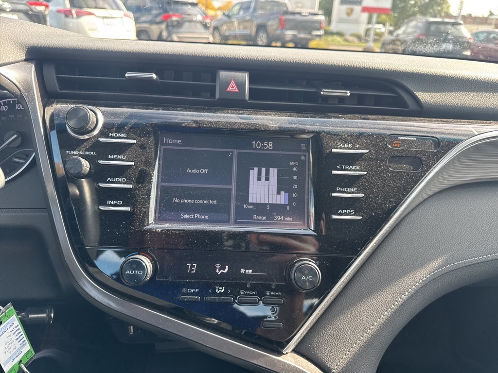 2018 Toyota Camry SE photo 9