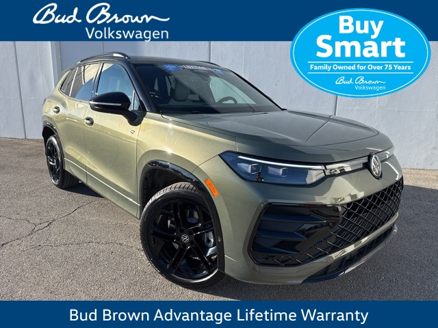 2026 Volkswagen Tiguan SE R-LINE BLACK's photo