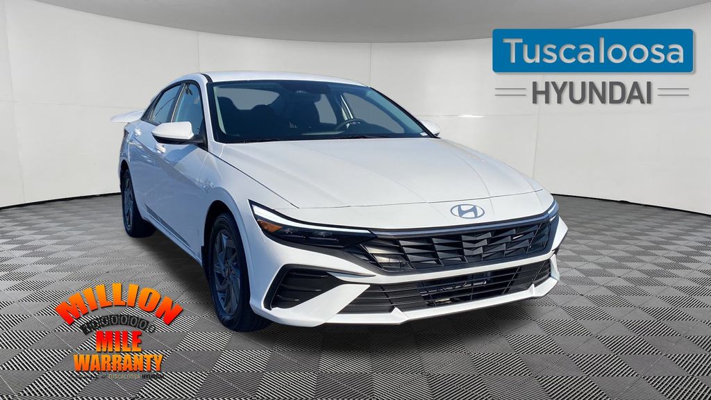 2025 Hyundai Elantra Blue's photo