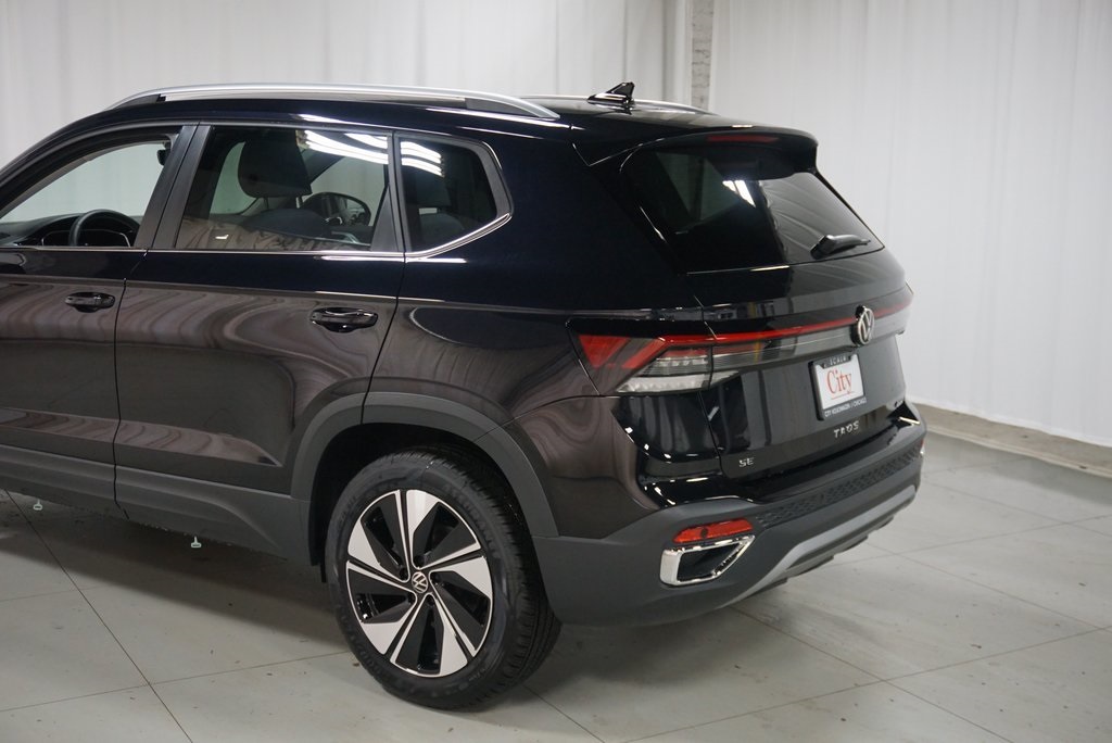 2025 Volkswagen Taos SE photo 10
