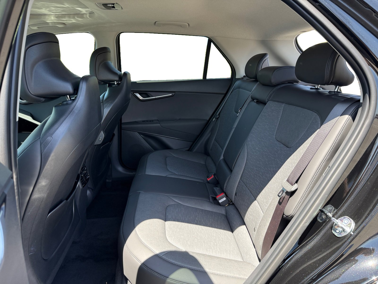 2025 Kia Niro Plug-In Hybrid SX Touring photo 14