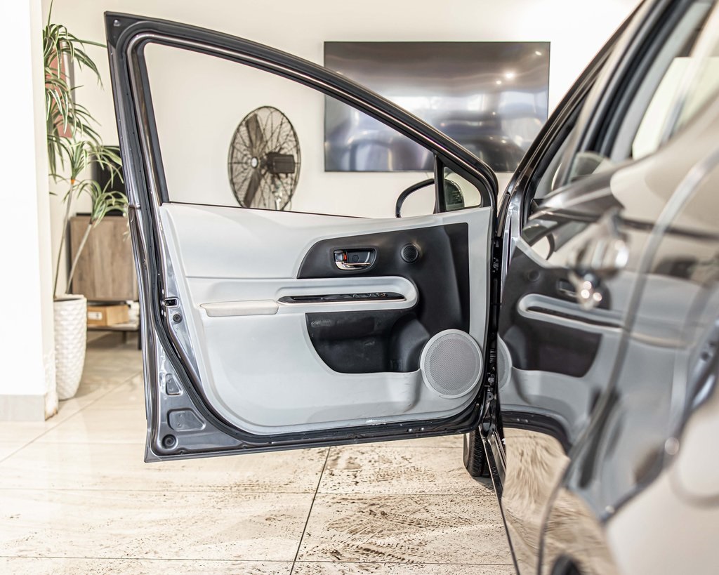 2014 TOYOTA PRIUS C - Image 29