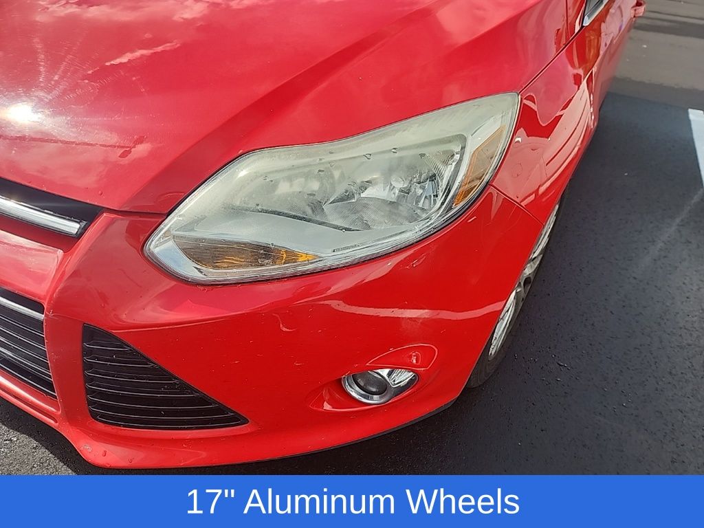2012 Ford Focus SEL photo 17