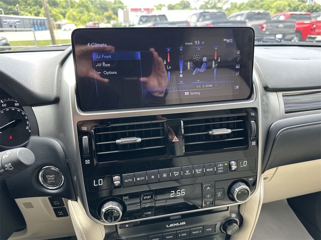 2023 Lexus GX 460 Luxury photo 19