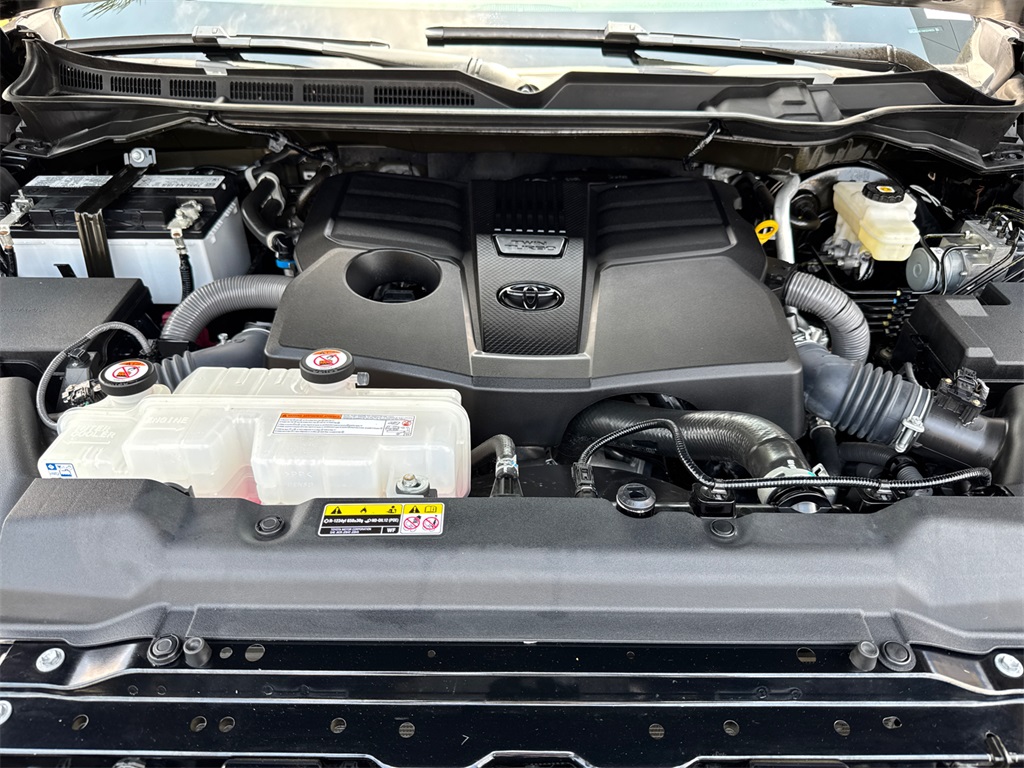 2022 Toyota Tundra SR5 photo 8