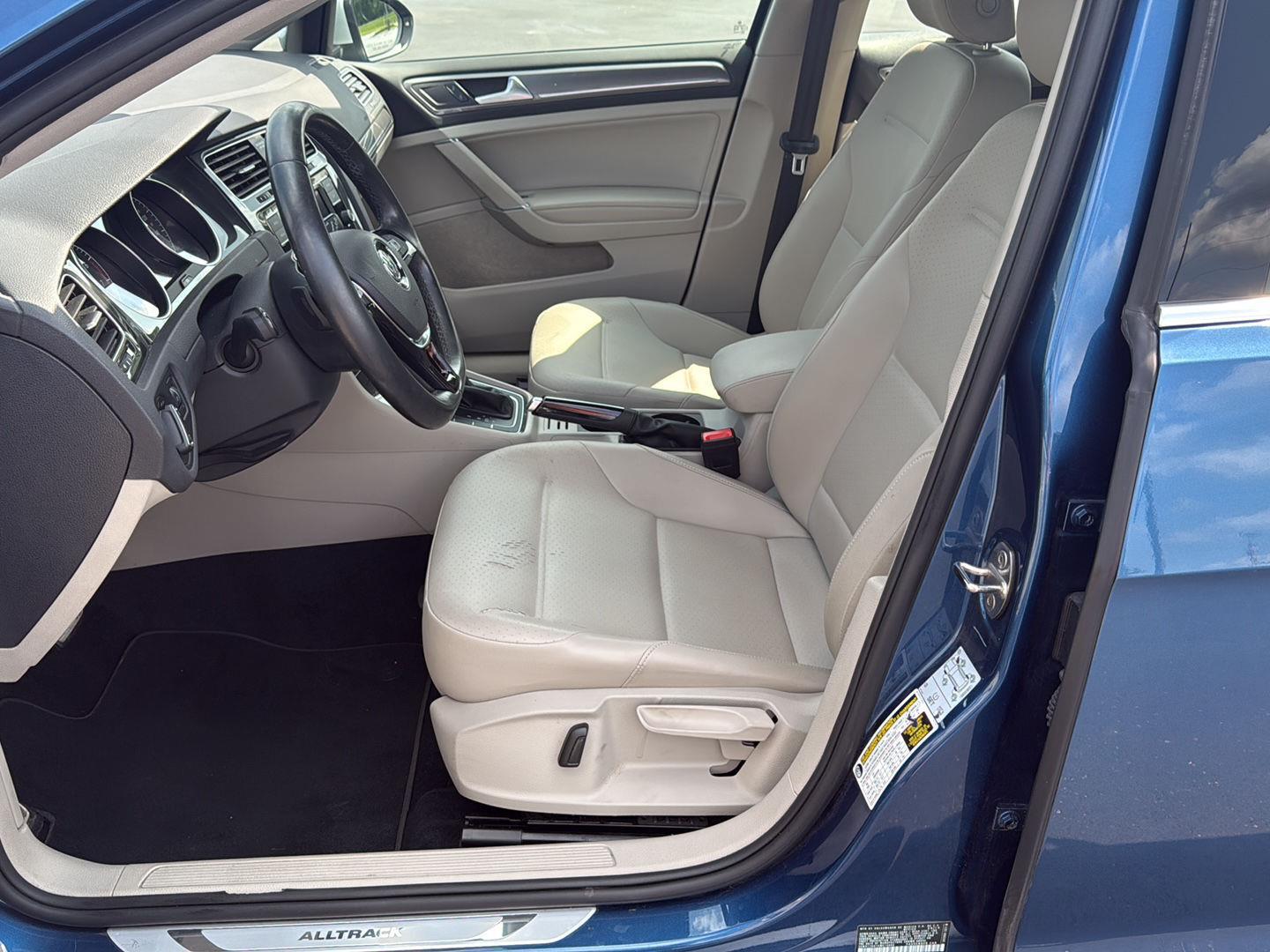 2019 Volkswagen Golf Alltrack S photo 8
