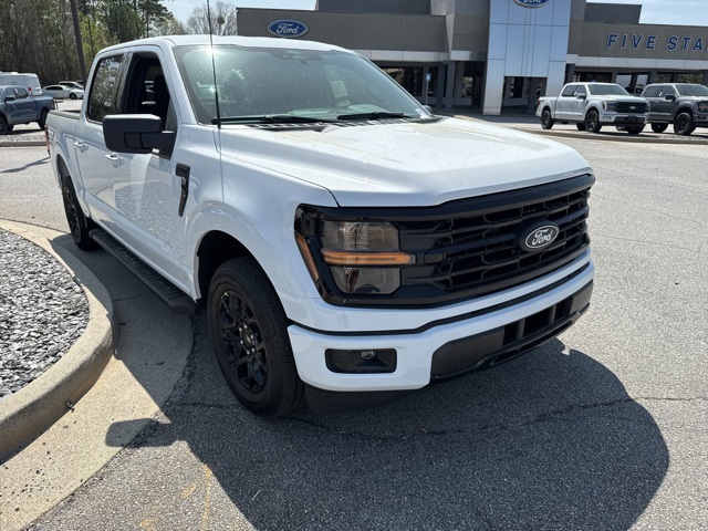 2025 Ford F-150 XLT photo 3