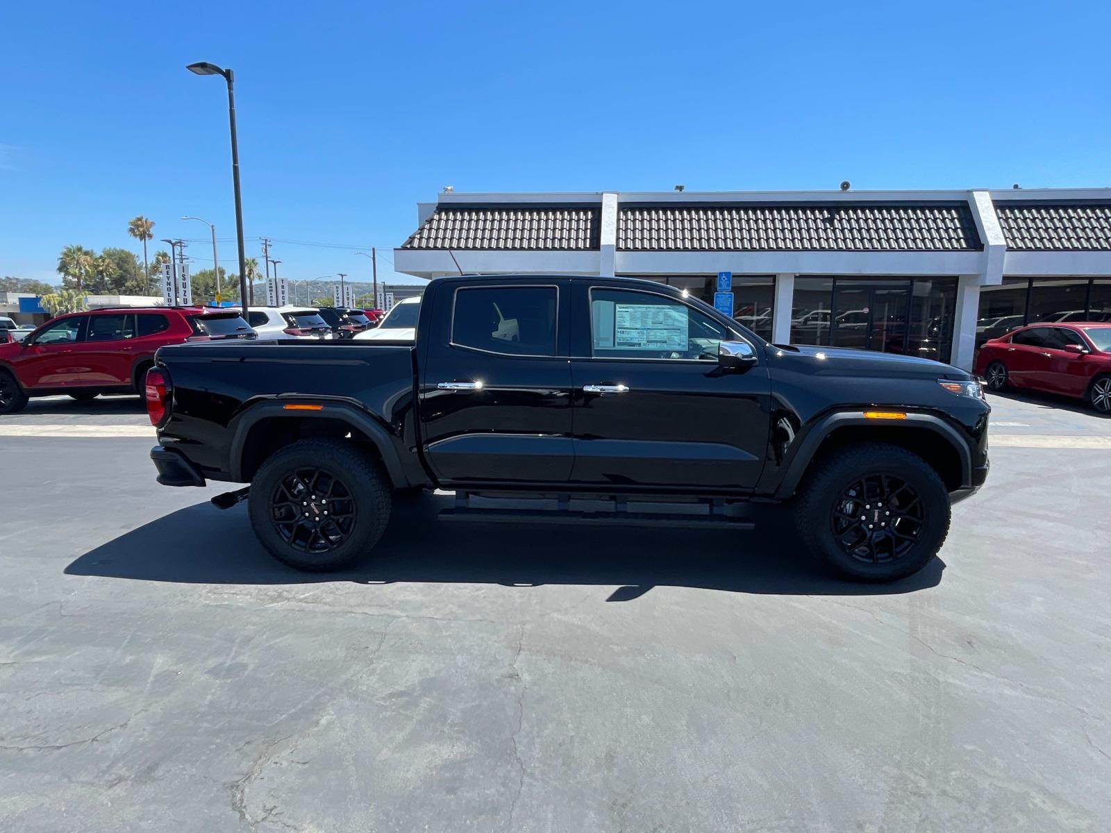 2025 Gmc Canyon Elevation photo 3