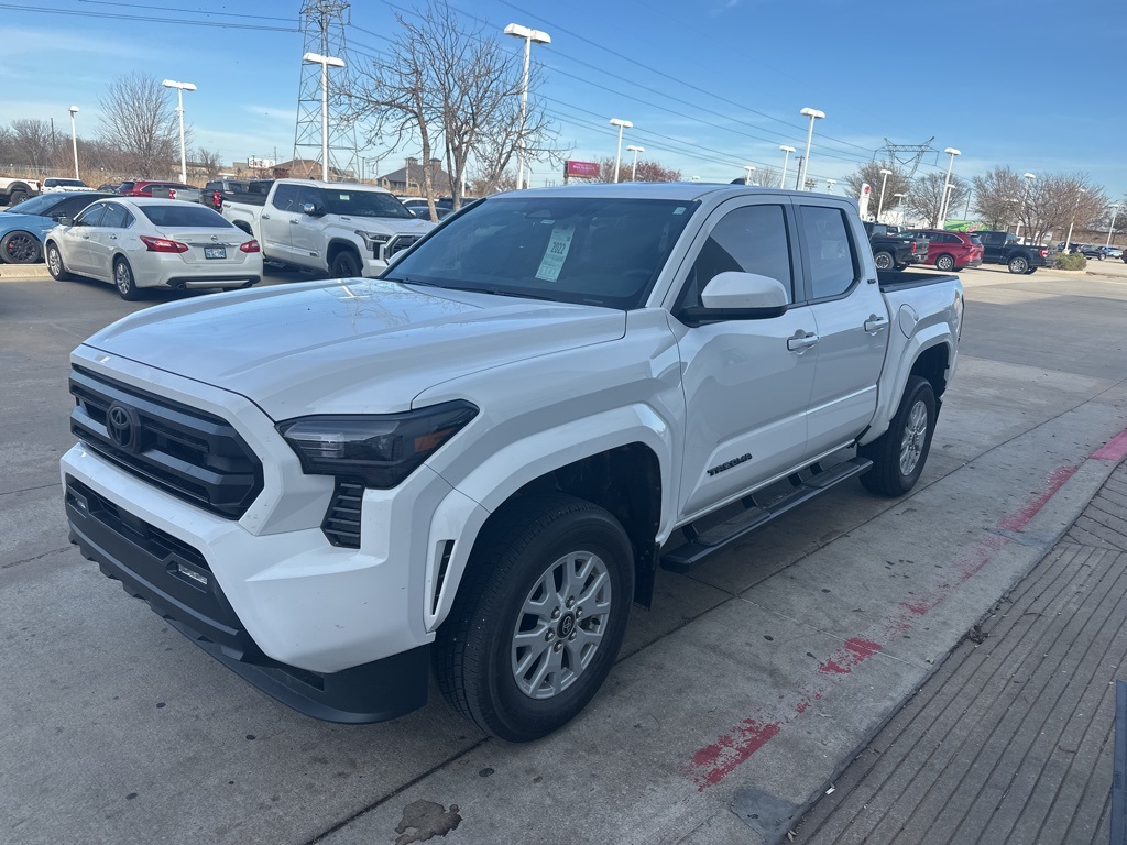 2024 Toyota Tacoma SR5's photo
