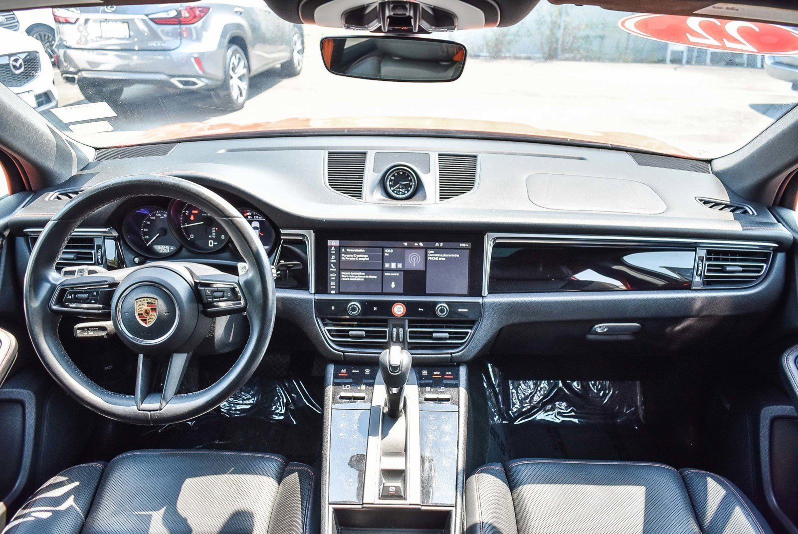 2022 Porsche Macan Base photo 11