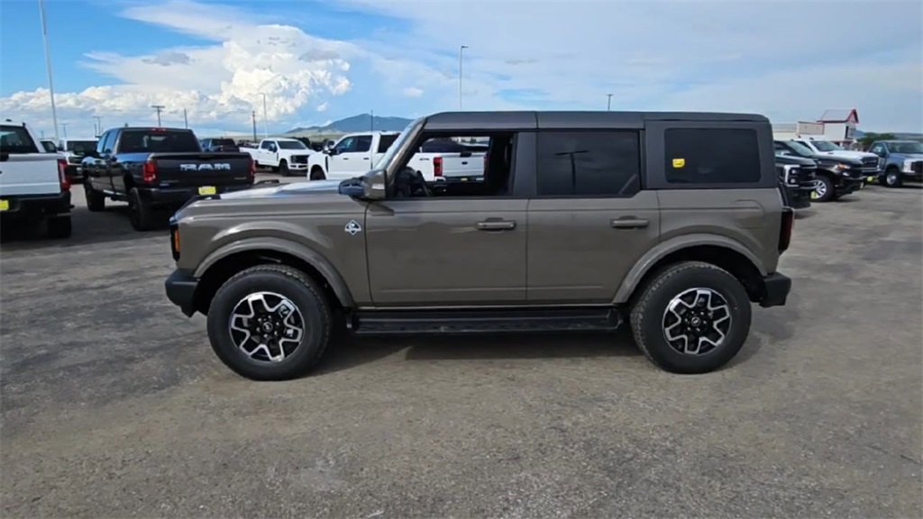 2025 Ford Bronco Outer Banks photo 5
