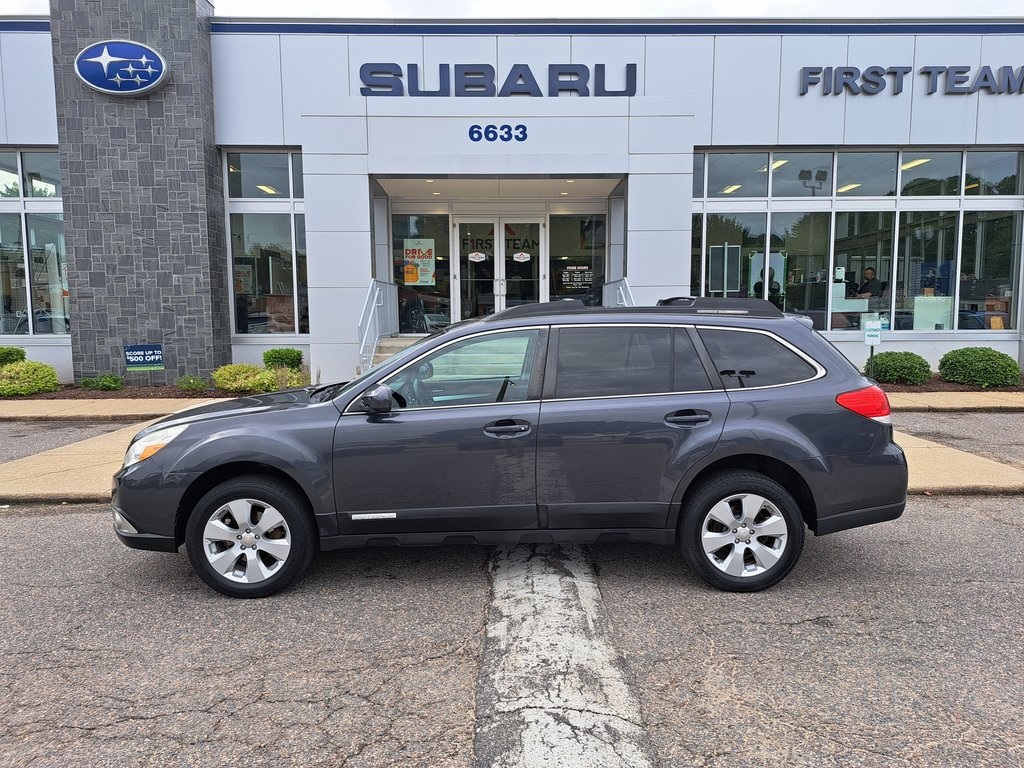 2011 Subaru Outback 2.5i Premium photo 2