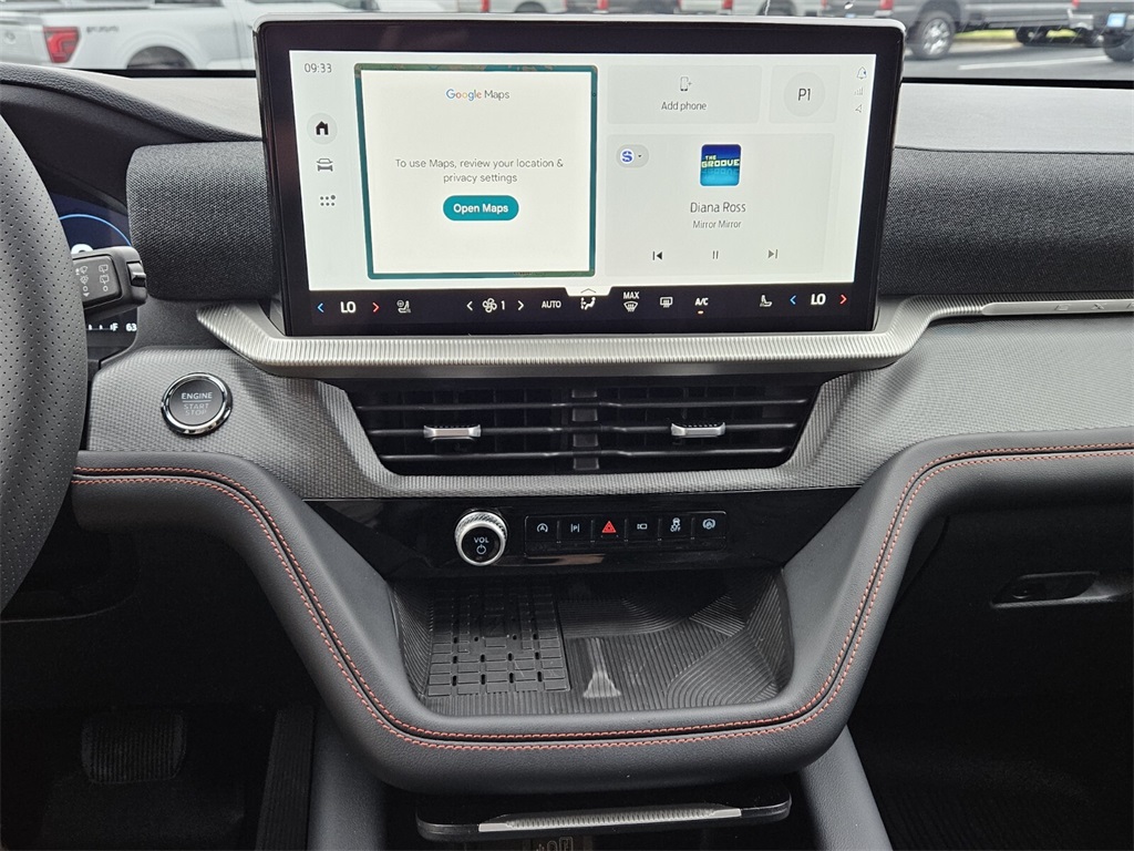2025 Ford Explorer ST-Line photo 17