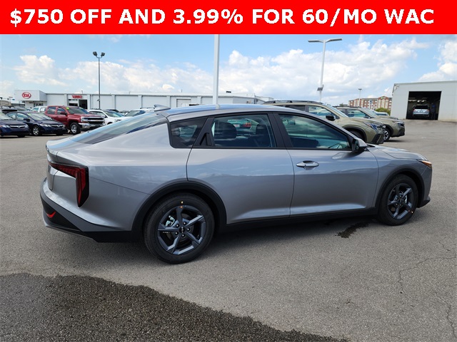 2025 Kia K4 LXS photo 2