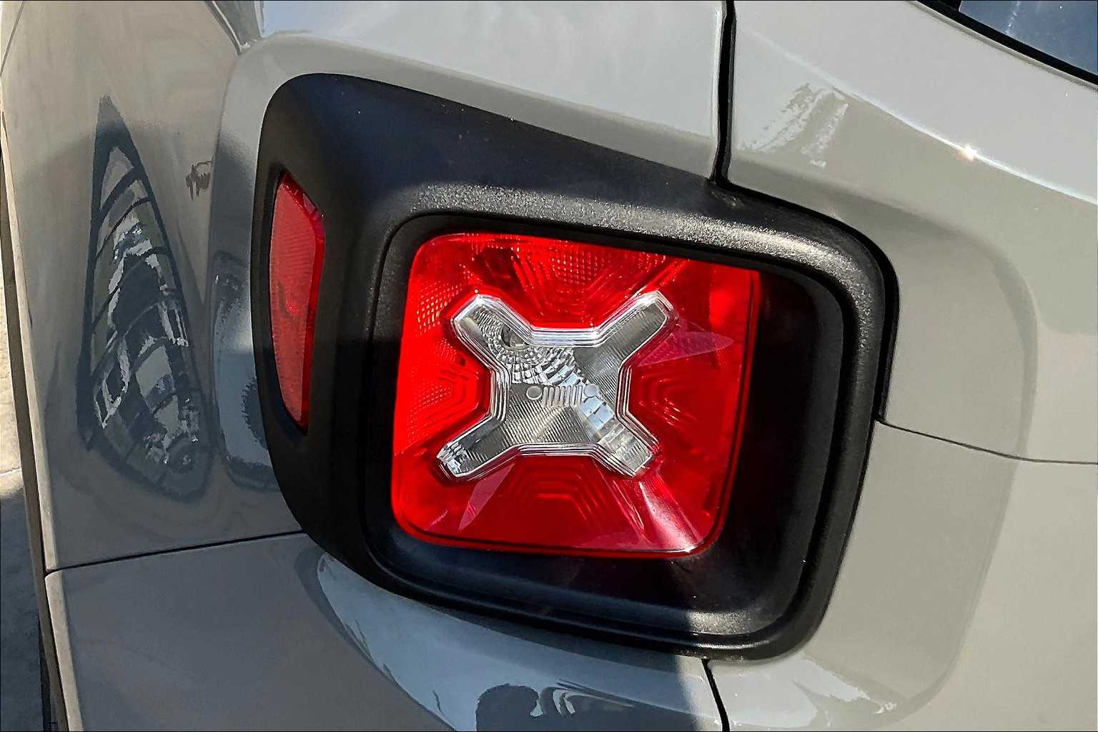 2022 Jeep Renegade Altitude photo 25
