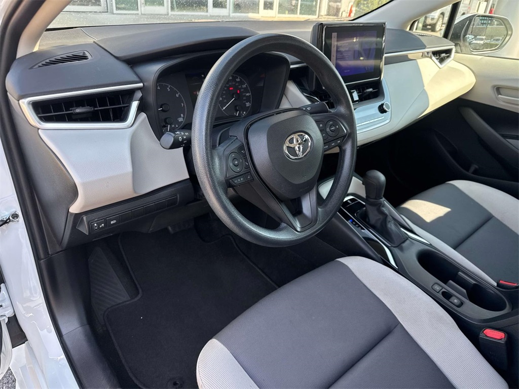 2023 Toyota Corolla LE photo 16