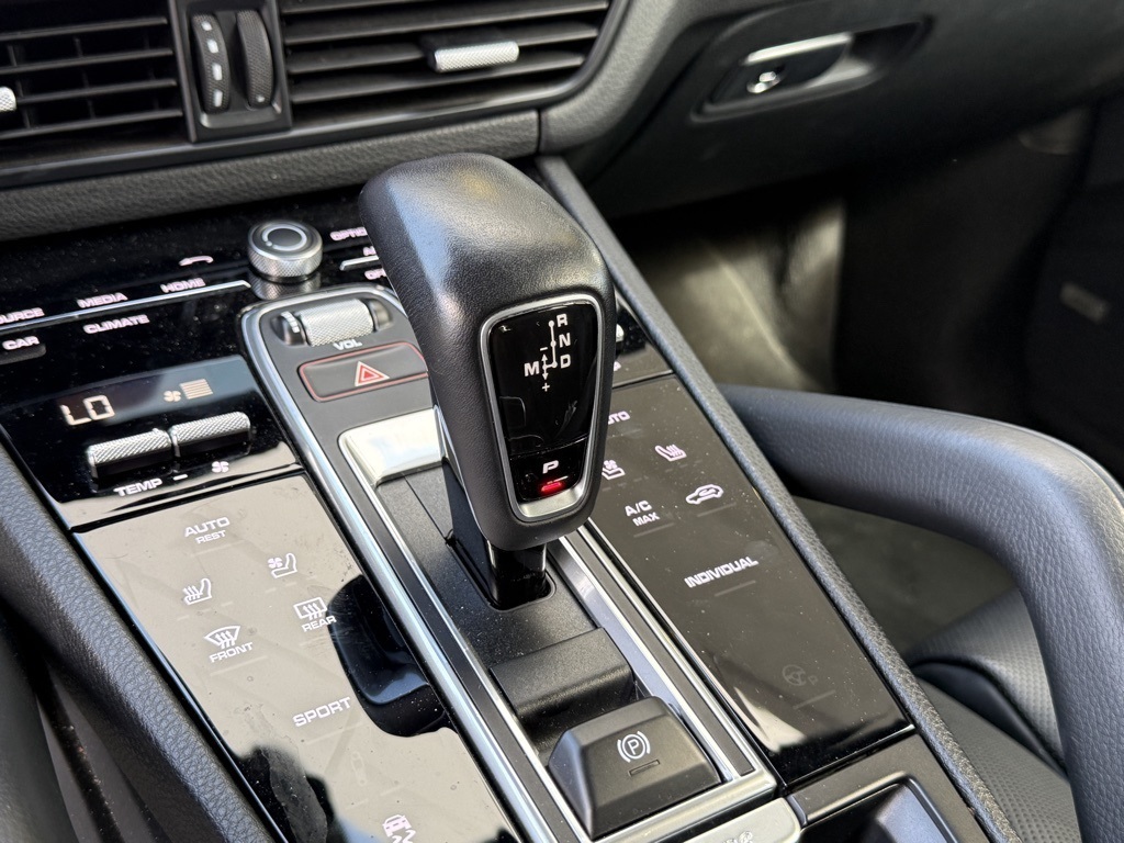 2019 Porsche Cayenne Base photo 20