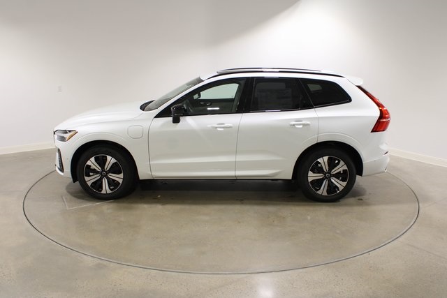 2025 Volvo XC60 Hybrid T8 Plus photo 3