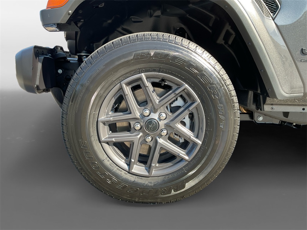2025 Jeep Gladiator Sport S photo 16