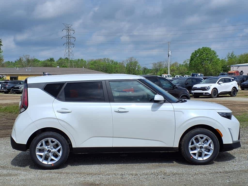 2025 Kia Soul S photo 2