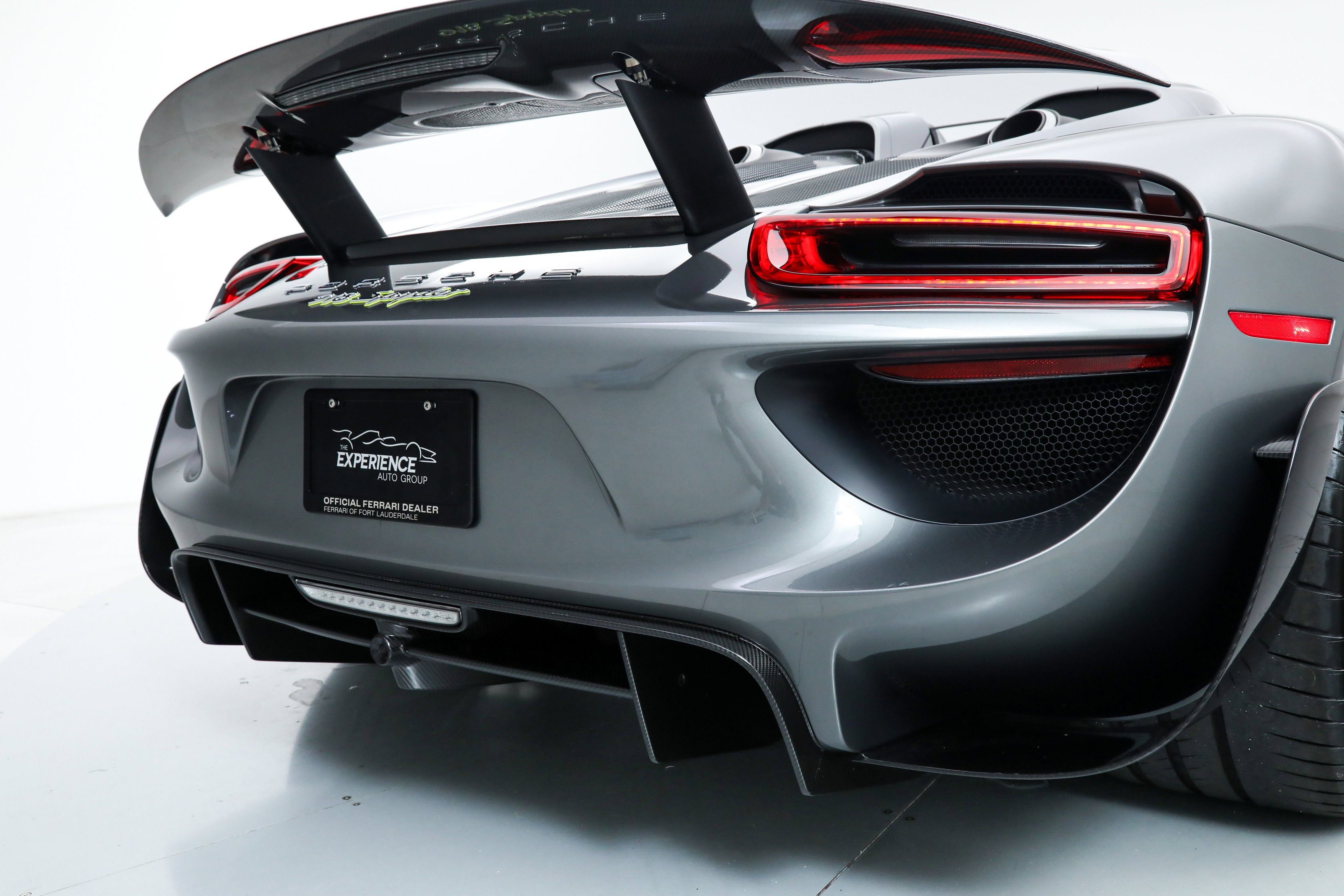 2015 Porsche 918 Spyder photo 21
