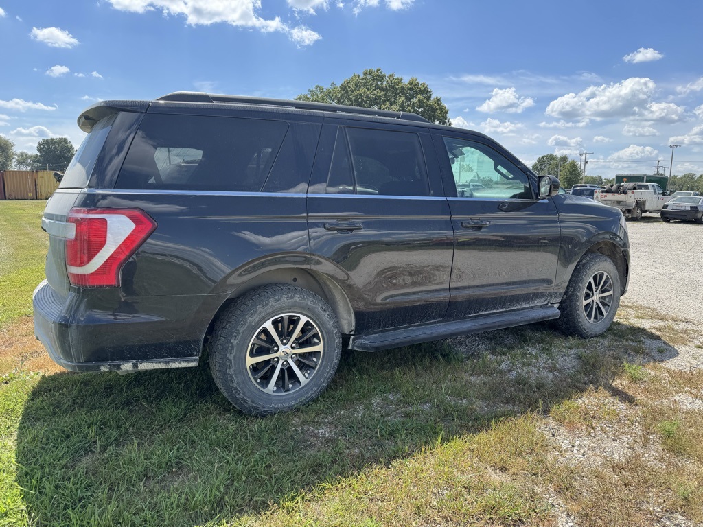 2019 Ford Expedition XLT photo 3