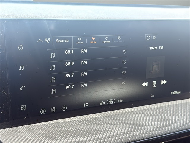 2026 Nissan Kicks SR photo 25