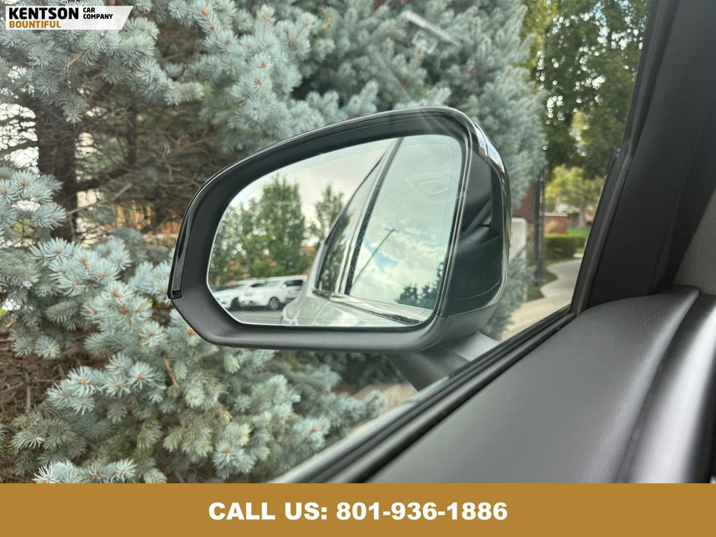 2023 Volvo XC40 AWD Ultimate photo 19