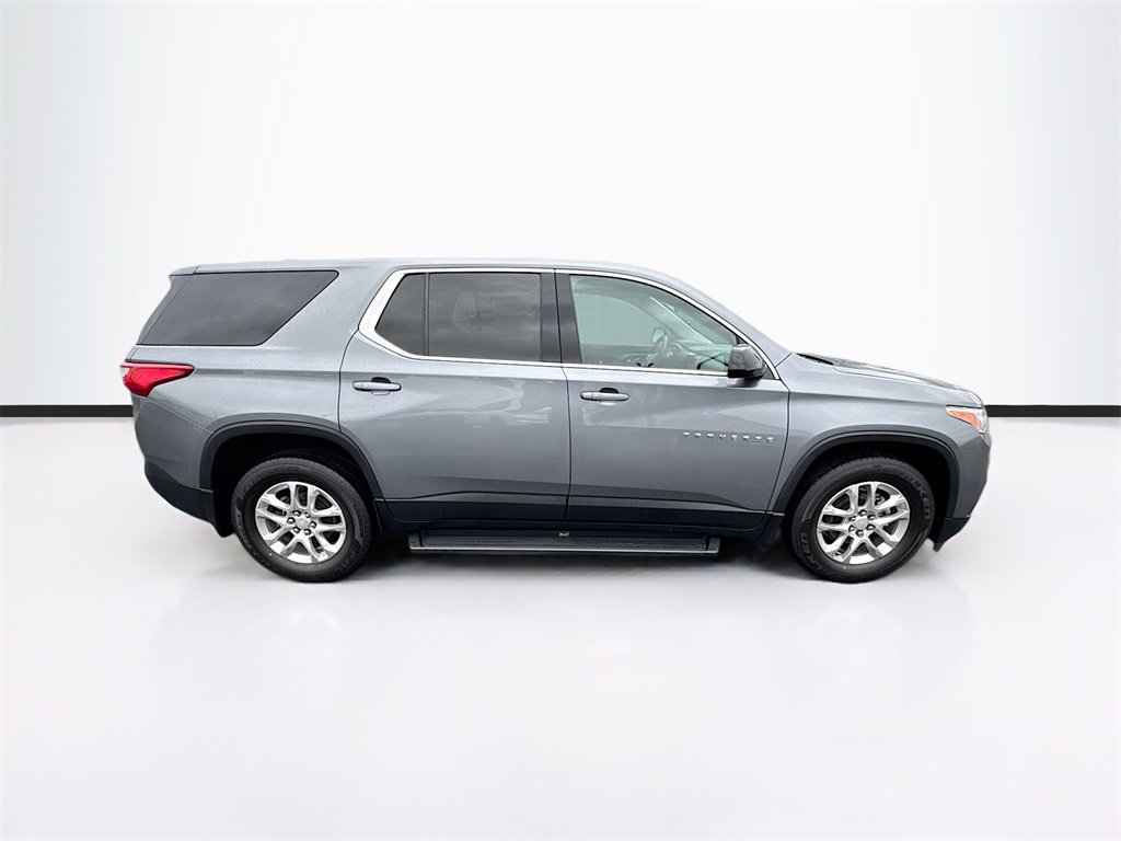 2021 Chevrolet Traverse LS photo 8