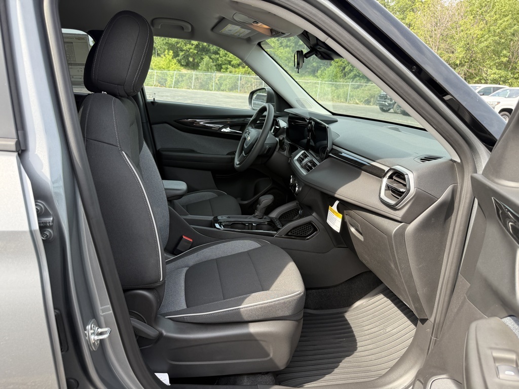 2026 Chevrolet Trailblazer LS photo 6
