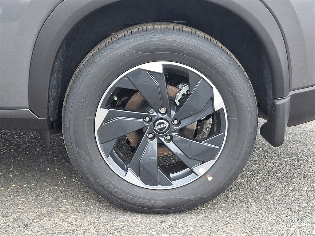 2026 Nissan Rogue SV photo 4