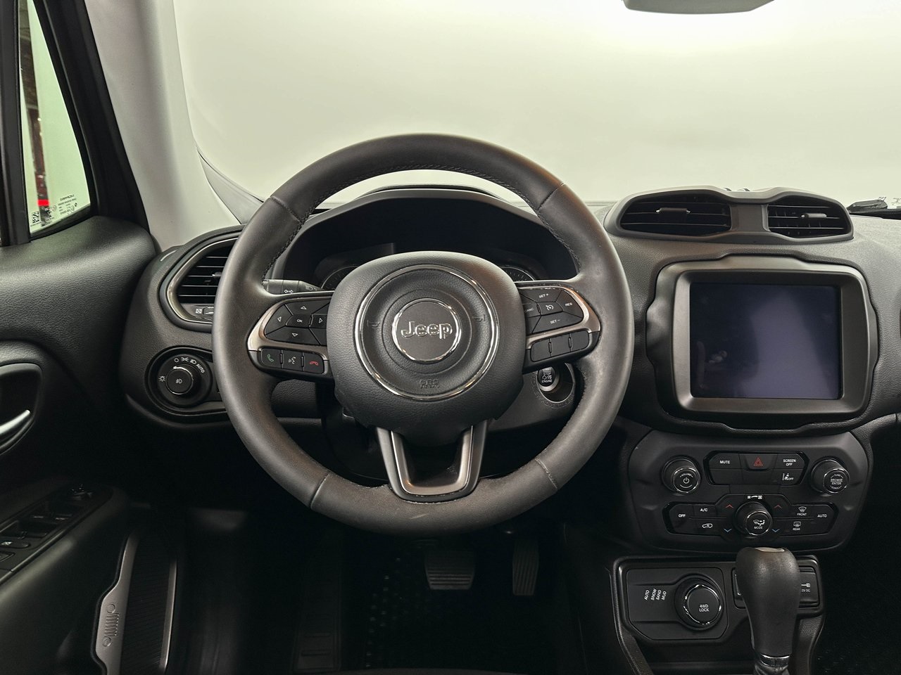2022 Jeep Renegade Latitude photo 8