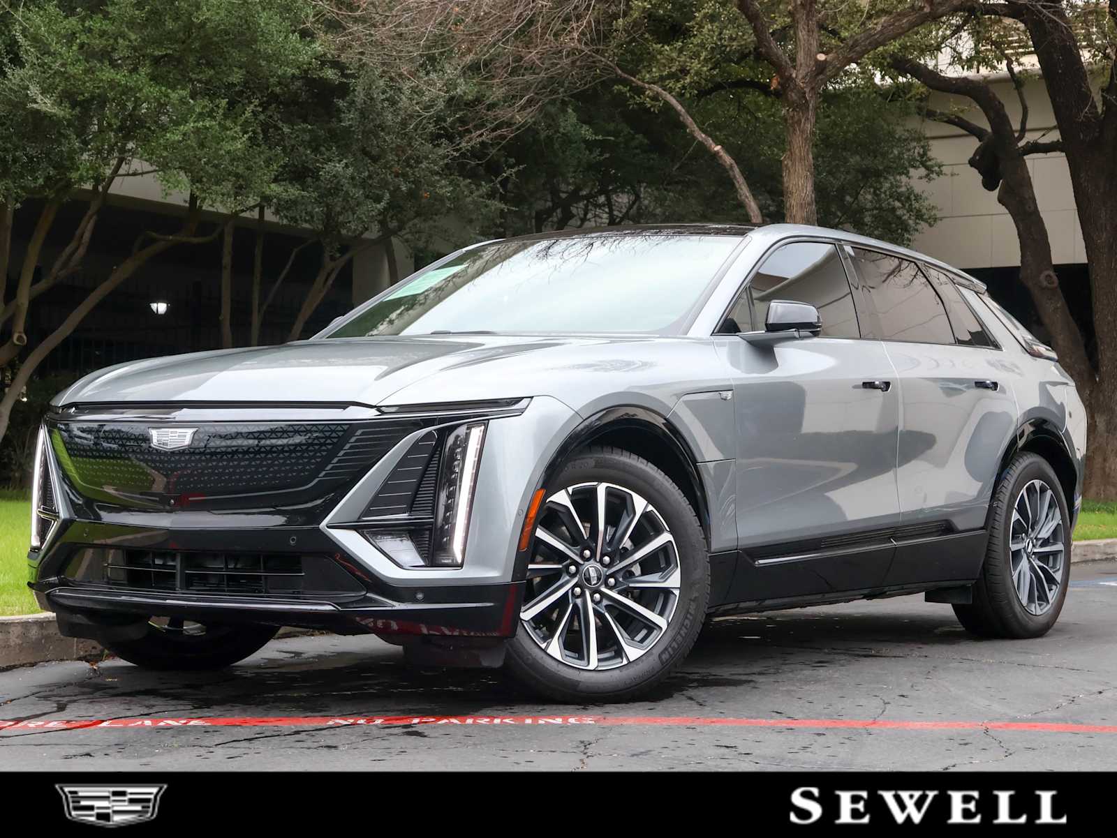 2025 Cadillac LYRIQ Sport 2's photo