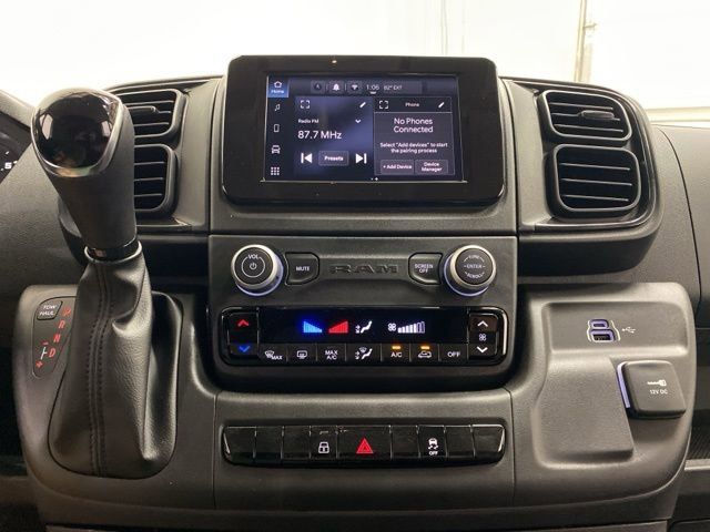 2024 Ram C/V Tradesman photo 12
